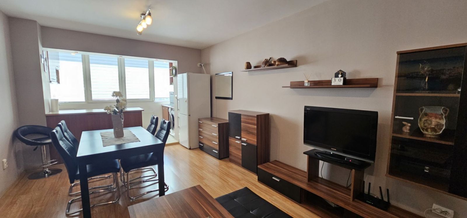 Тристаен, Левски В, 65 м²